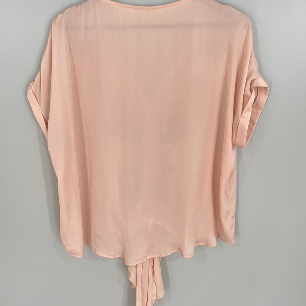 Entro embroidery top. - Picture 4 of 4